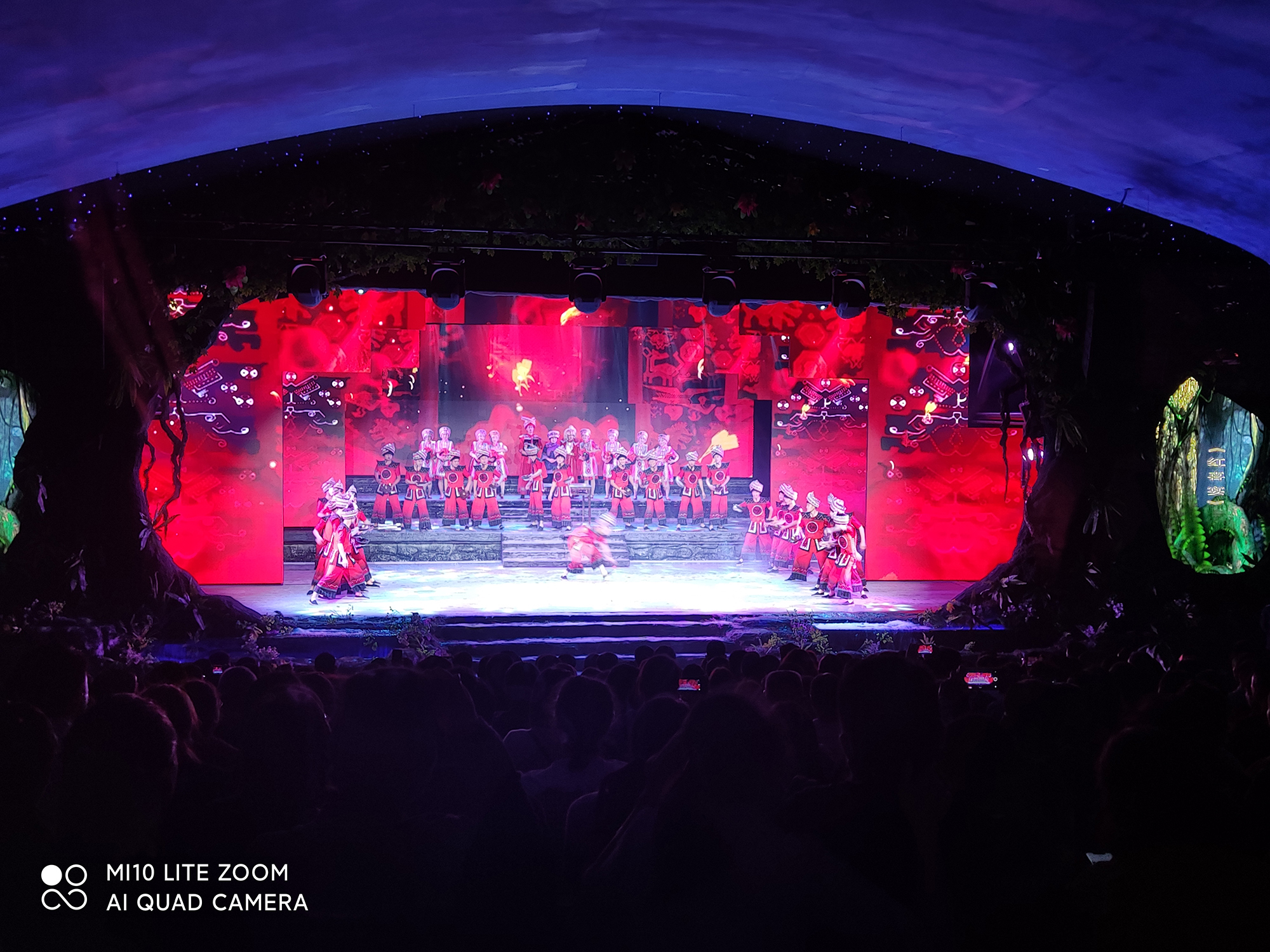 LED顯示屏,室內全彩LED,戶外LED顯示屏,LED顯示屏供應商,戶外彩色LED顯示屏,LED顯示屏生產廠家,高密度LED全彩顯示屏,湖南LED顯示屏,湖南室內全彩LED